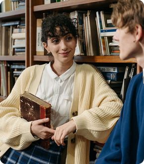 Студентка даёт интервью